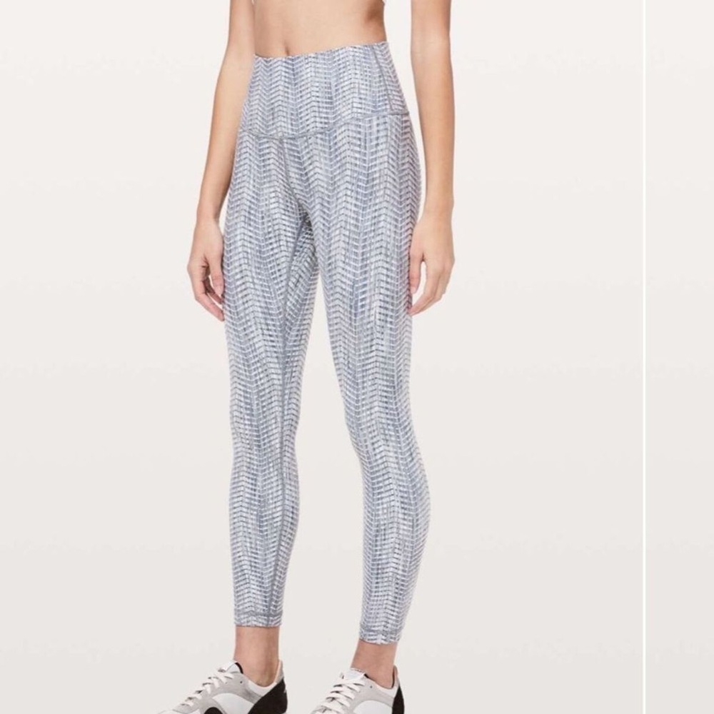 Lululemon size 4 winder under legging 7/8